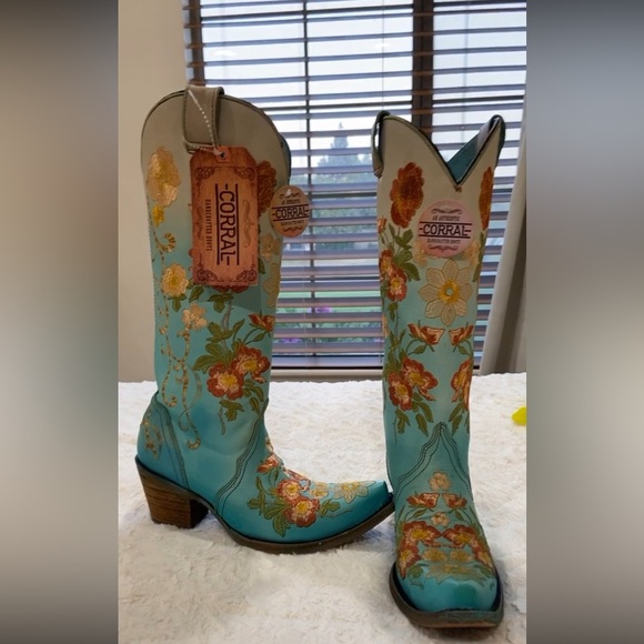 Corral Shoes - Corral boots